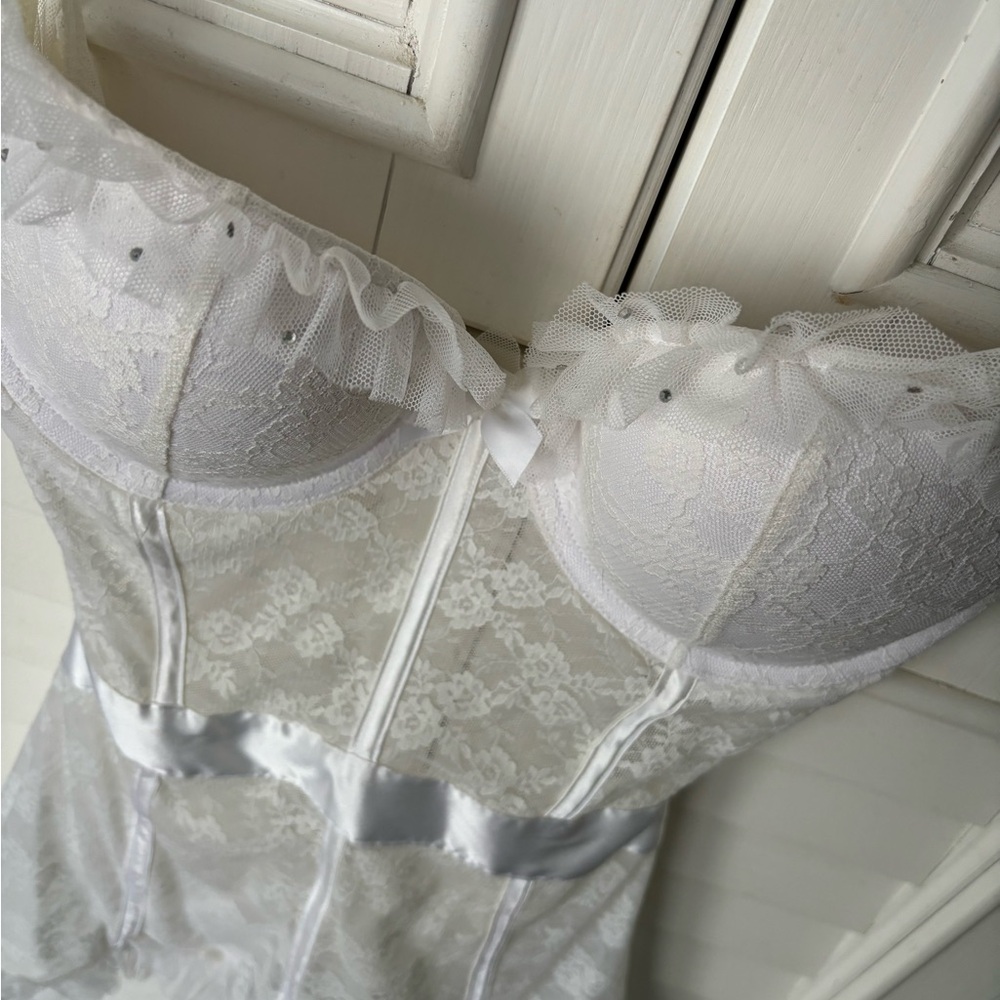 VS “I Do” bridal set 34D - Picture 5 of 8